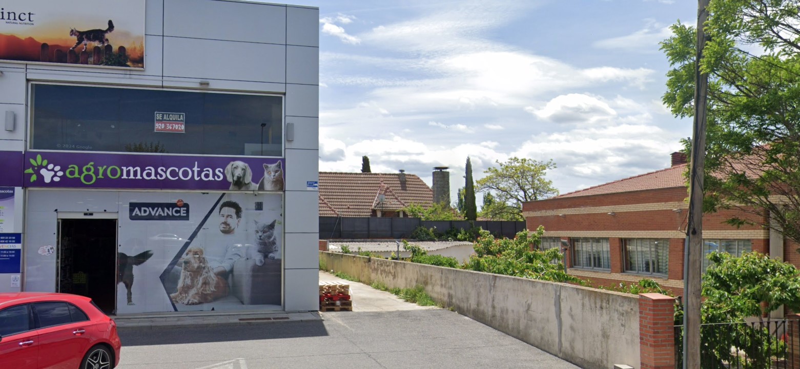 Trasera de Agromascotas - Ávila